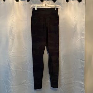 Alo camo green leggings